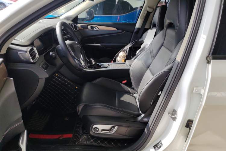 Used Lynk & Co 01 2019 2.0T Two-Wheel-Drive Pro Version China VI Standard
