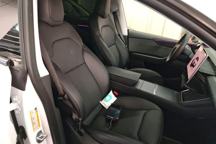 Used Tesla Model Y 2025 Rear-Wheel-Drive Version
