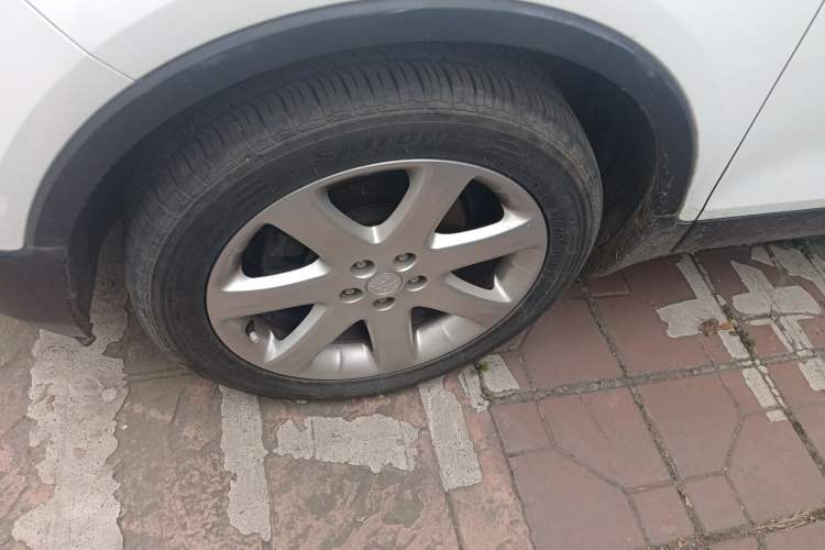 Used Buick Encore 2015 1.4T Automatic Two-Wheel Drive Urban Elite Version
