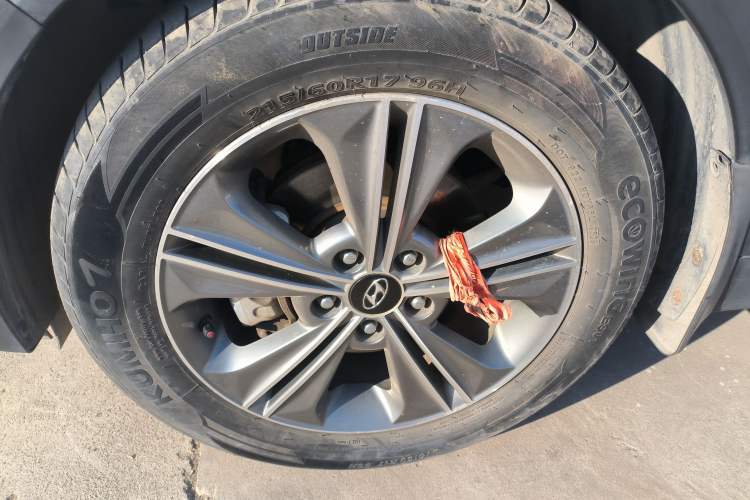 Used Hyundai ix25 2015 2.0L Automatic Two-Wheel Drive Intelligent GLS