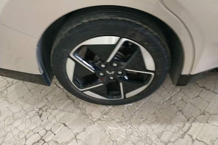 Used Wuling Xingguang 2024 Co-Creation Edition 510 Advanced Model
