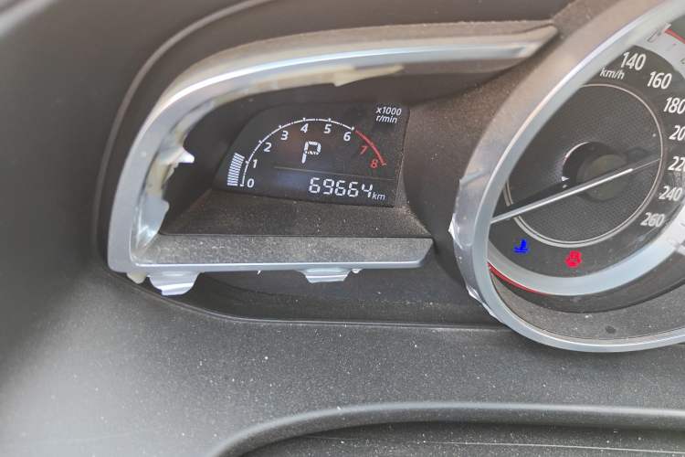 Used Mazda Mazda 3 Axela 2016 Sedan 1.5L Automatic Luxury Model