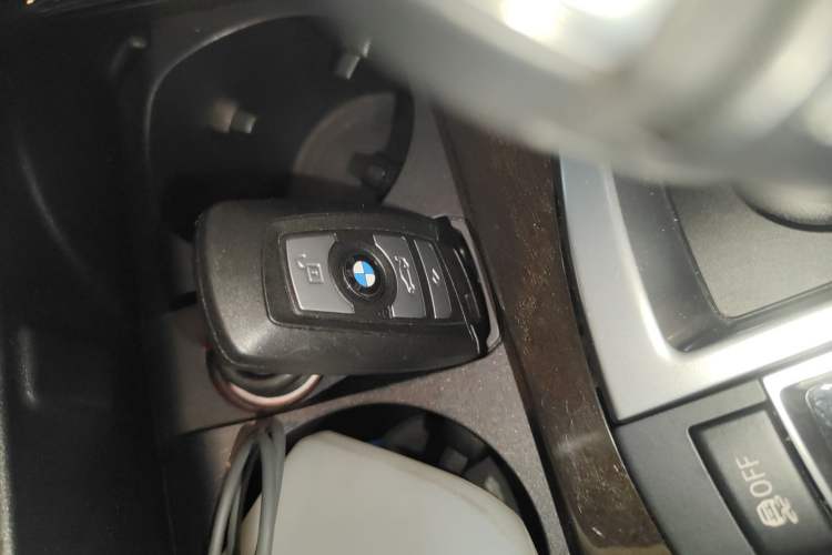 Used BMW 5 Series 2017 525Li Leading Model
