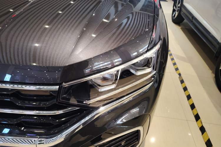 Used Volkswagen Tayron X 2020 330TSI Two-Wheel Drive Luxury Smart Connectivity Version
