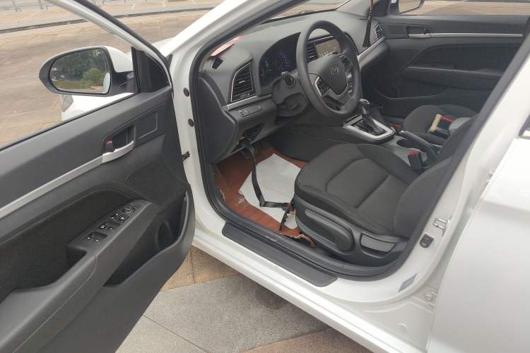 Used Hyundai Elantra 2016 1.6L Automatic ZhiXuan – Elite Version