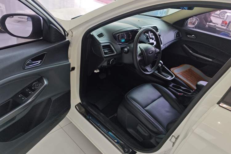 Used Ford Escort 2015 1.5L Automatic Fashion Model