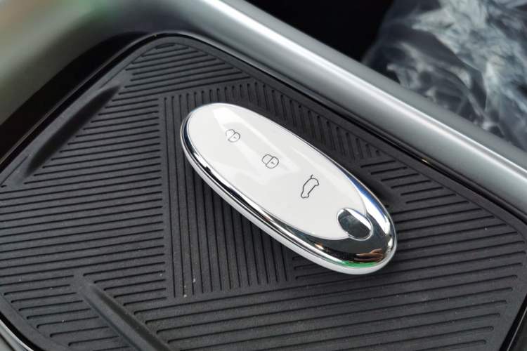 Used Dongfeng NAMMI 01 2024 New Edition 330 Plus Smart+
