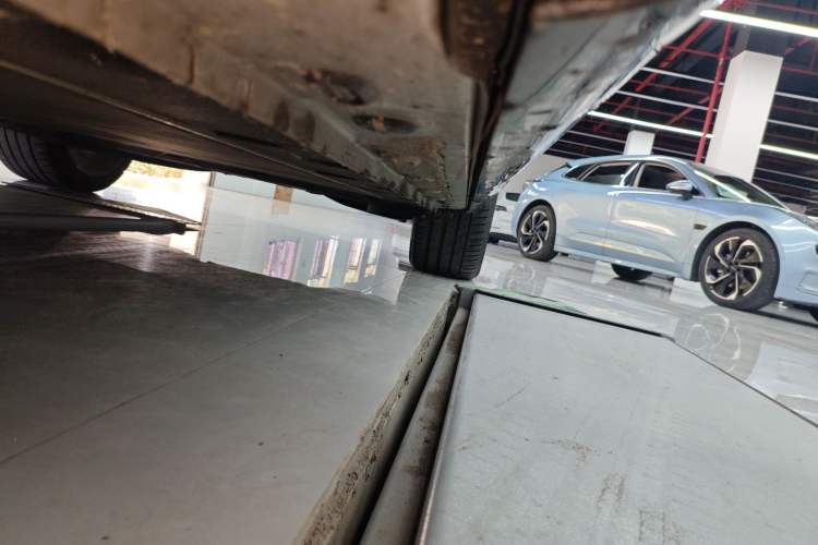 Used  LS7 2023 100kWh Lux Rear-Drive Version