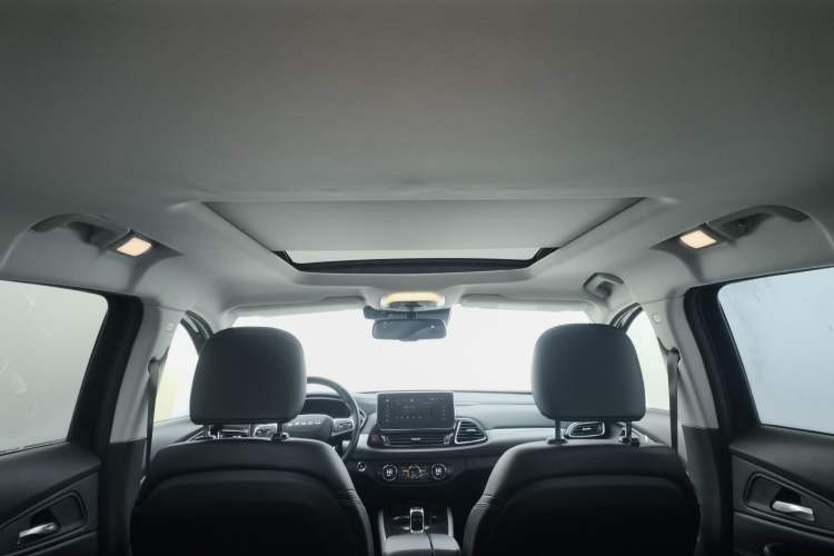 Used  Lingyun 2019 1.6T Two-Wheel Drive Diamond Edition
