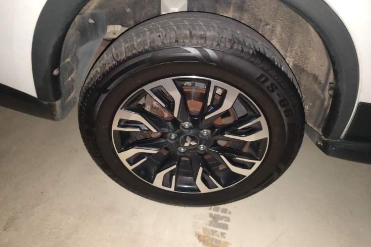 Used Mitsubishi Outlander 2019 2.0L Two-Wheel Drive Comfort Edition 5 Seats China VI Standard
