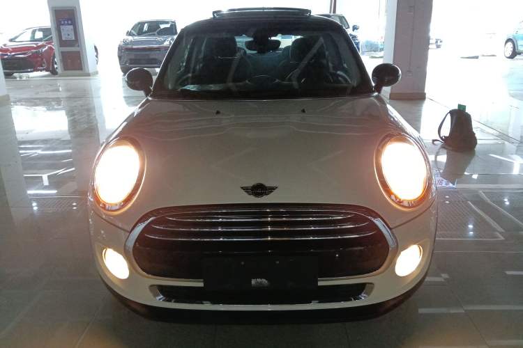 Used  MINI 2016 1.5T COOPER
