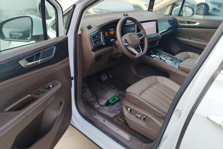 Used Volkswagen Viloran 2024 330TSI Luxury Edition