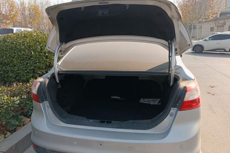 Used Ford Focus 2012 Sedan 1.6L Automatic Comfort Model
