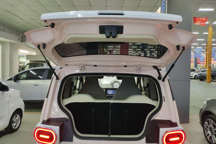 Used Wuling Hongguang MINIEV 2024 3rd Generation 215km Advanced Version
