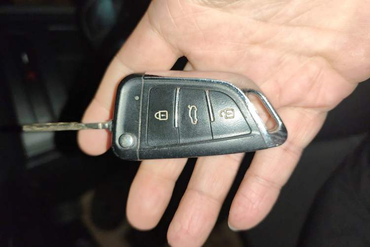 Used Roewe 350 2015 1.5L Automatic Luxury Sunroof Edition
