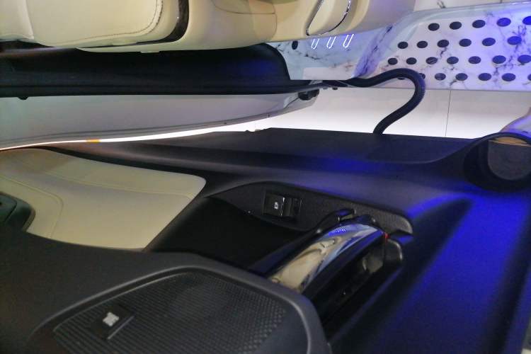 Used Toyota Alphard 2020 Dual-Engine 2.5L Prestige Edition
