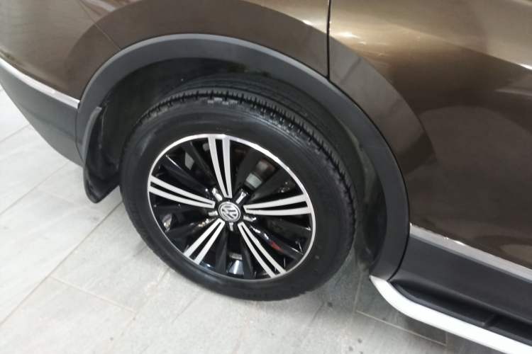 Used Volkswagen Tiguan L 2017 380TSI Automatic All-Wheel-Drive Luxury Edition