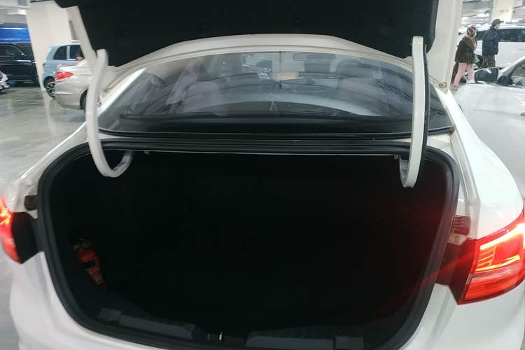 Used Ford Escort 2015 1.5L Automatic Fashion Model
