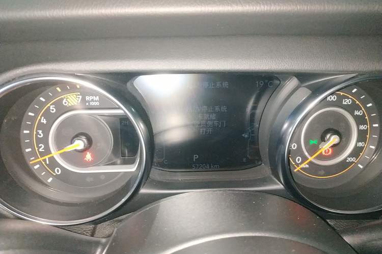 Used  Wrangler 2019 2.0T Sahara Four-Door Version China VI Emission Standard
