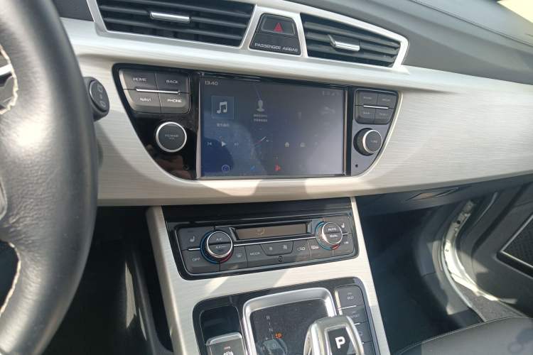 Used Geely Auto Emgrand X7 Sport 2020 1.8TD DCT Two-Wheel Drive Smart Connect 4G-Enabled Version
