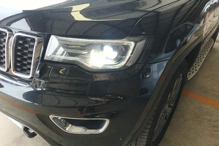 Used  Grand Cherokee 2017 3.6L Elite Navigation Edition
