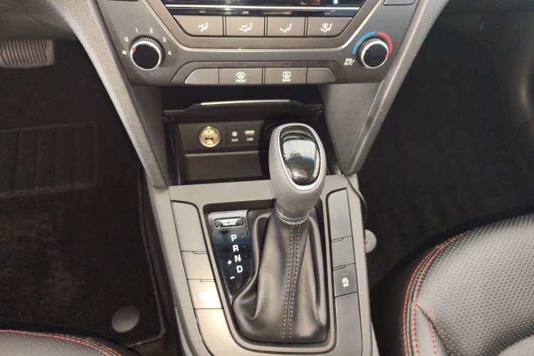 Used Hyundai Elantra 2018 1.4T Dual-Clutch Xuan Dong · Dynamic Edition
