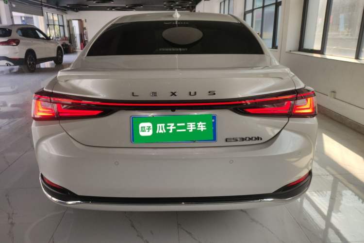 Used Lexus ES 2025 300h Deluxe Edition