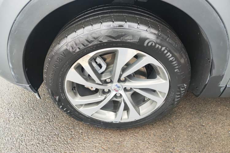 Used Buick Envision 2022 Encore S 652T Two-Wheel-Drive Luxury Model