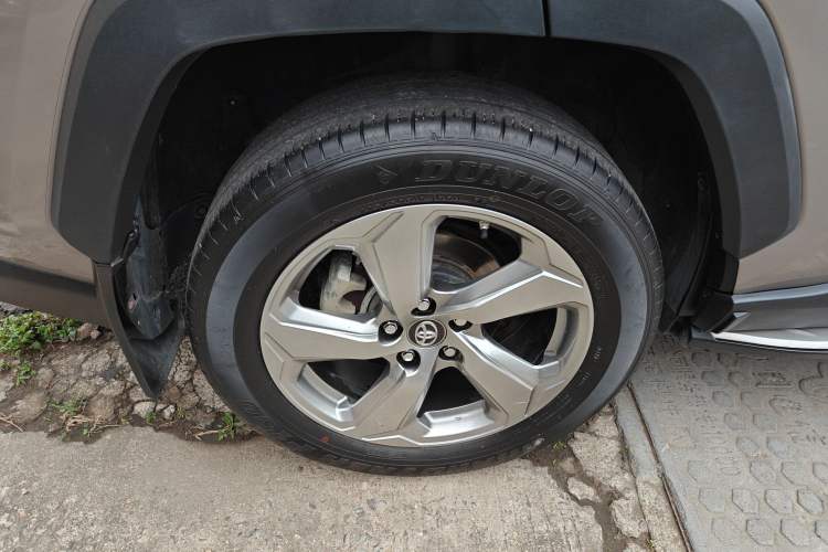 Used Toyota RAV4 2022 Dual-Engine 2.5L E-CVT Two-Wheel Drive Elite Edition