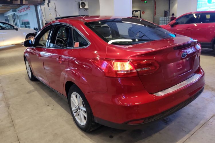 Used Ford Focus 2015 Sedan EcoBoost 125 Automatic Supreme Style Edition
