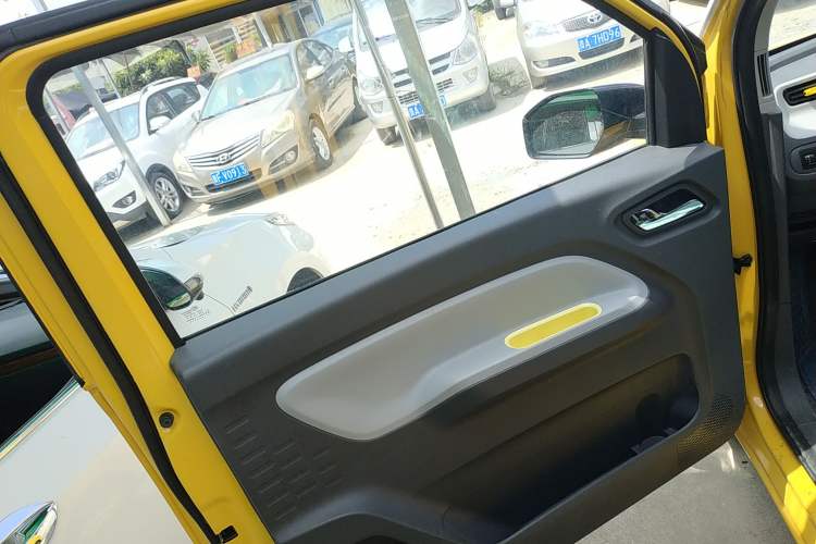 Used Wuling Hongguang MINIEV 2021 Macaron Premium Model – Lithium Iron Phosphate
