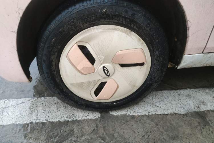 Used Chery QQ Ice Cream 2022 170km Sundae Phosphate Lithium-Ion