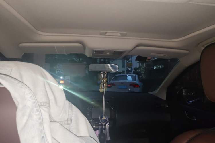 Used Nissan Tiida 2013 1.6L CVT Cool Cafe Edition
