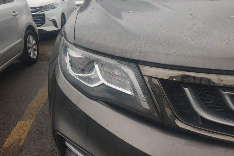 Used Geely Auto Emgrand X7 Sport 2018 1.8TD Automatic Two-Wheel Drive Smart Connect 4G Internet Edition