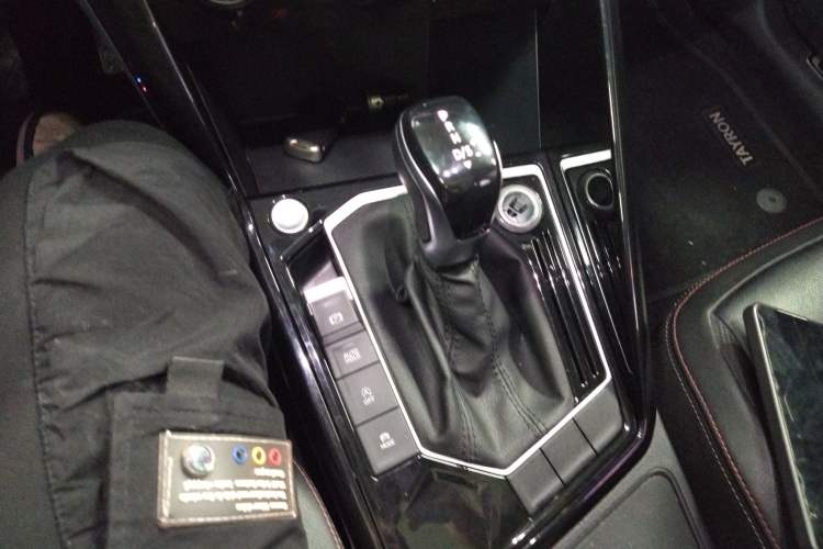 Used Volkswagen Tayron 2019 330TSI Two-Wheel Drive Luxury Model China VI Standard