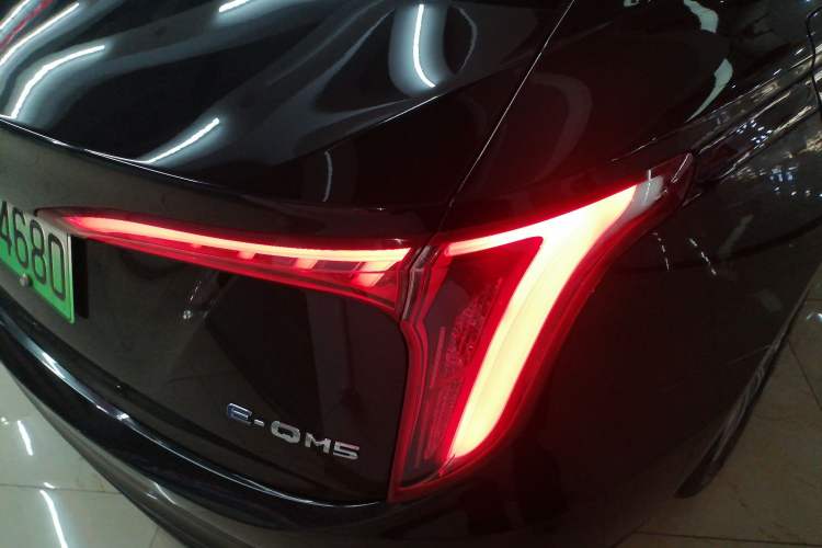 Used Hongqi E-QM5 2022 431 km Charge & Enjoy Edition
