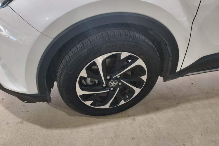 Used Toyota IZOA 2018 2.0L Yichi Version China VI Standard