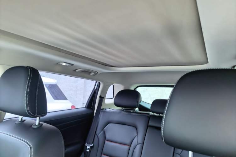 Used Geely Auto Emgrand X7 Sport 2020 1.8TD DCT Two-Wheel Drive Smart Connect 4G-Enabled Version
