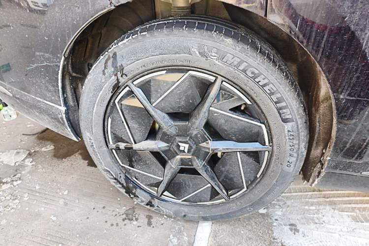 Used  HT 2023 670 Rear-Drive Ultra-High-Voltage NDA Version
