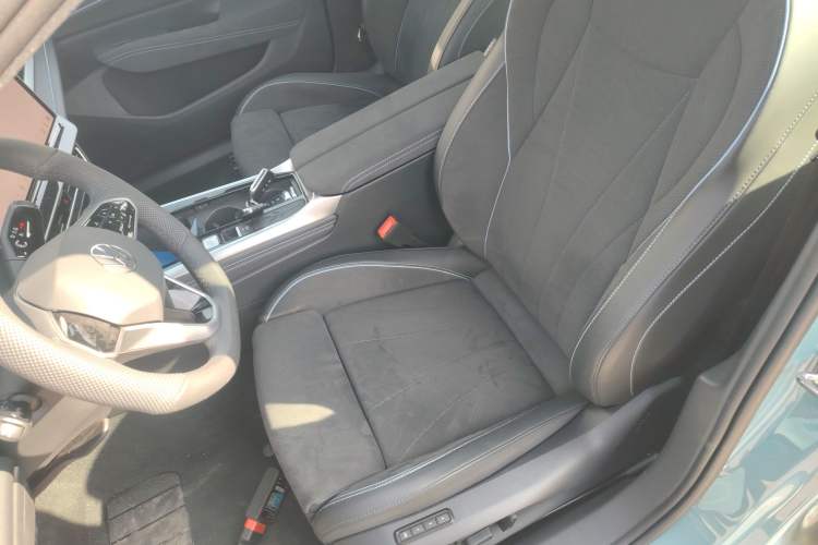 Used Volkswagen Passat 2025 Pro 380TSI Starry Dragon Luxury Edition
