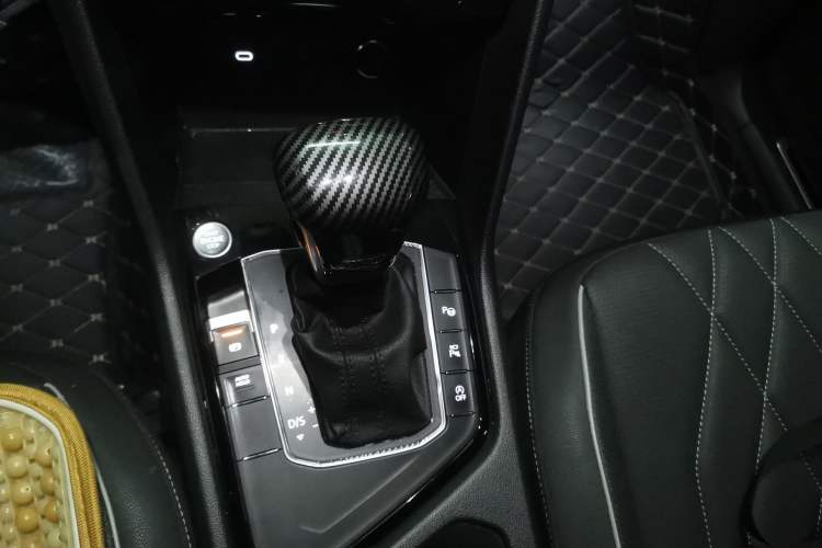 Used Volkswagen Tiguan L 2023 330TSI Automatic Two-Wheel Drive R-Line Enjoyment Edition
