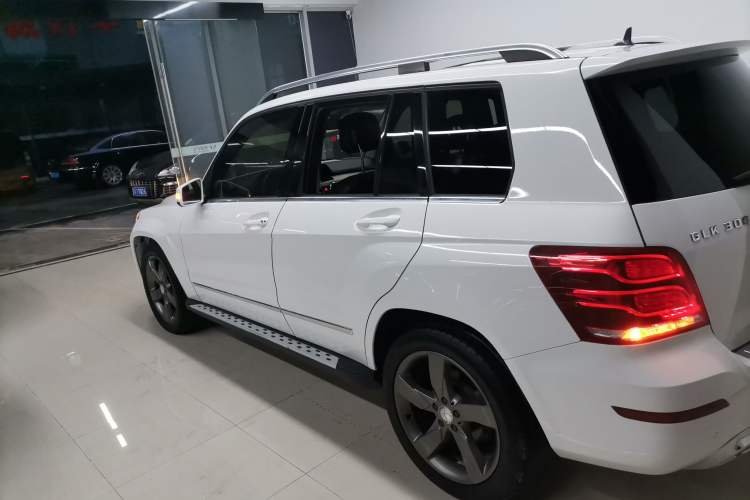 Used Mercedes-Benz GLK-Class 2013 GLK 300 4MATIC Dynamic Sunroof Model
