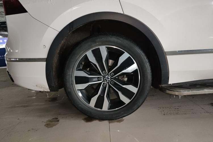 Used Volkswagen Tiguan L 2022 330TSI Automatic Two-Wheel Drive R-Line Enhanced Edition
