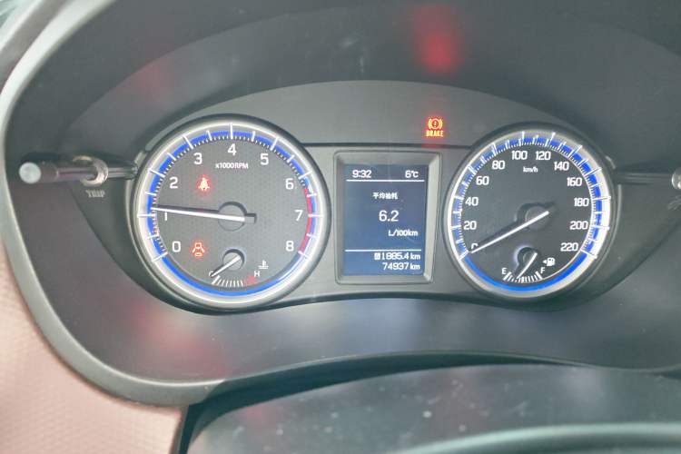 Used Suzuki Vitara S-Cross 2017 1.6L Manual Two-Wheel Drive Urban Fashion Model