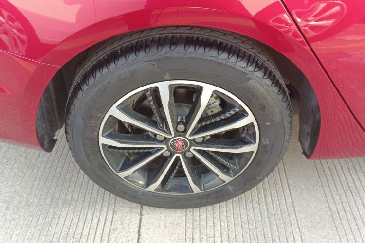 Used Roewe i5 2020 1.5L Automatic 4G Connect Luxury Flagship Edition
