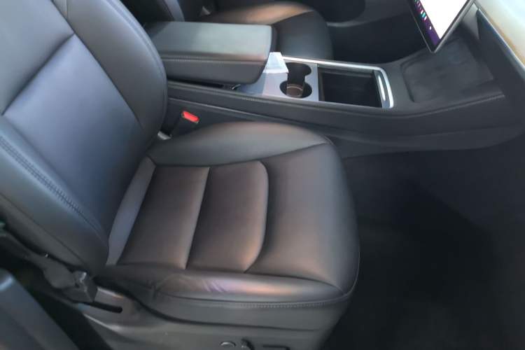 Used Tesla Model Y 2021 Long-Range All-Wheel-Drive Version
