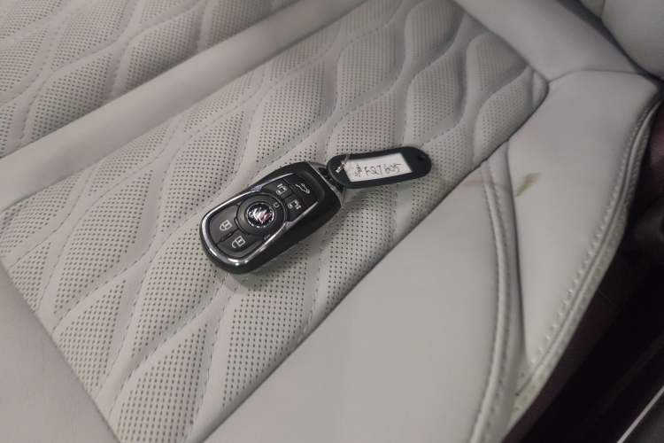 Used Buick GL8 2022 Avenir Aivia 7-Seater Deluxe Edition
