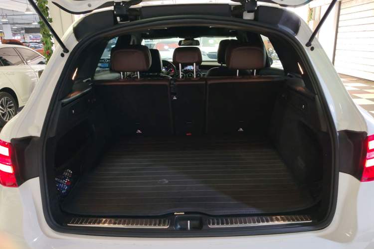 Used Mercedes-Benz GLC 2019 GLC 260 L 4MATIC Dynamic Model
