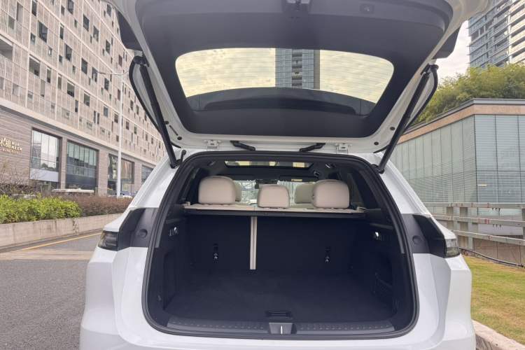 Used Li Auto L6 2025 Pro Smart Refresh Edition
