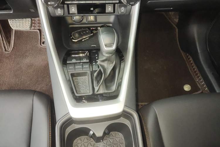 Used Toyota RAV4 2024 2.0L CVT Two-Wheel Drive Fashion Plus Edition